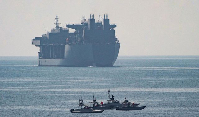 Hürmüz Boğazı'nda alevler yükseldi!