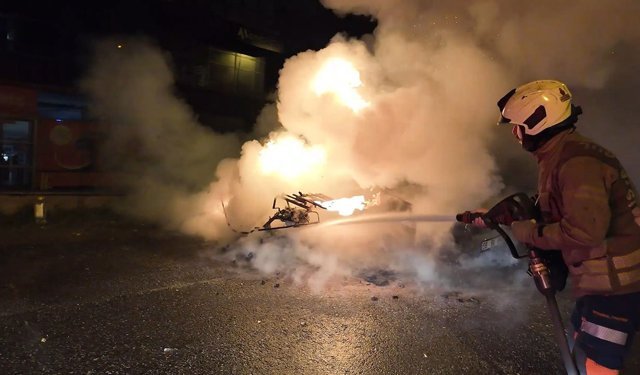 Motosiklet yangını otomobile sıçradı