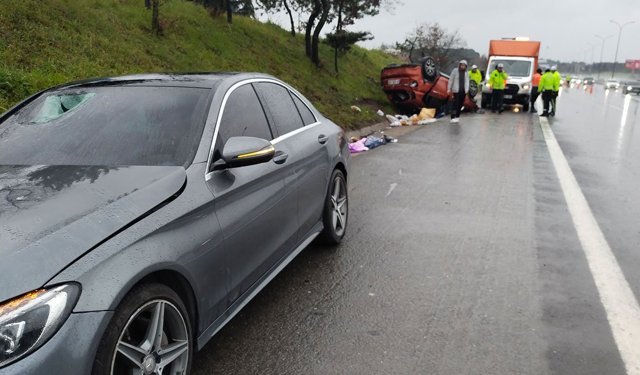 Tuzla’da iki araç çarpıştı: 2’si çocuk 7 yaralı