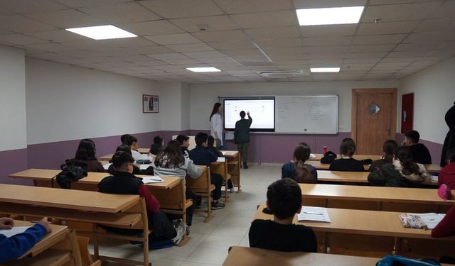 Esenyurt’ta öğrencilere eğitim desteği