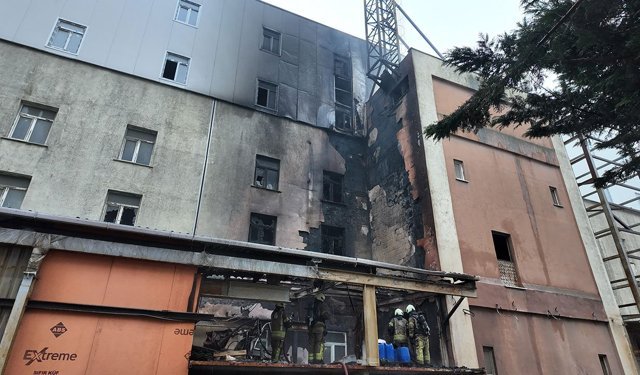 Arnavutköy’de fabrikada yangın