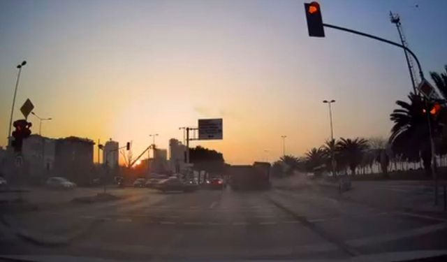 Kartal’da durağa dalan araç kameralara yansıdı