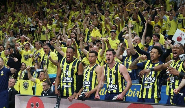 Fenerbahçe, Euroleague play-off serisinde 1-0 öne geçti
