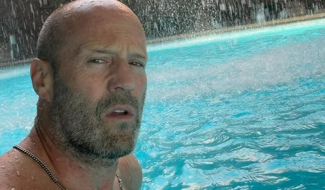 İngiliz oyuncu Antalya'da tatil yapıyor