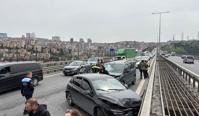 Kağıthane’de 6 aracın karıştığı zincirleme kaza