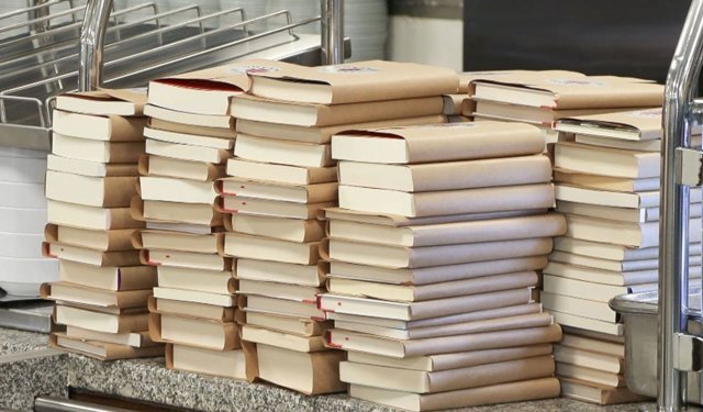Ümraniye’de tatlı yerine kitap