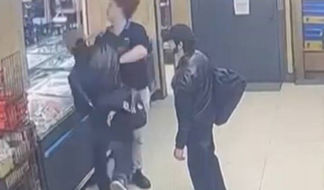 Zincir markette şiddet olayı: Çalışan yumrukla düşürüldü