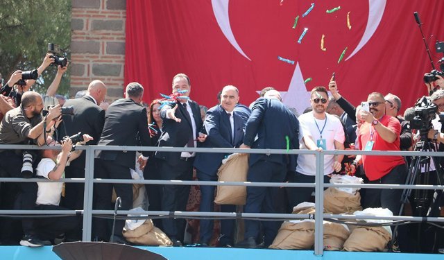 10 ton mesir macunu 20 dakikada bitti