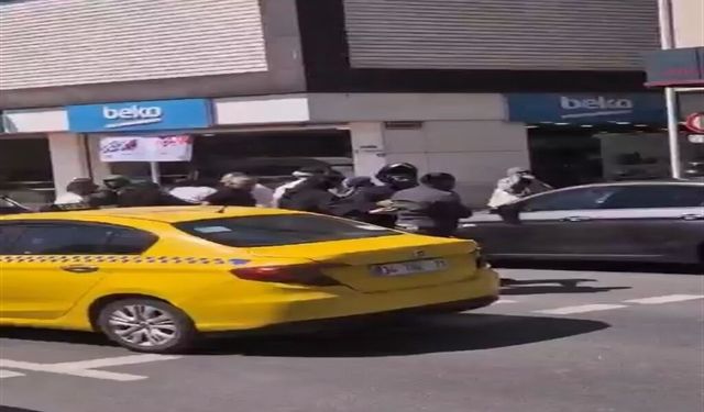 Ataşehir'de tekmeli yumruklu yol verme kavgası