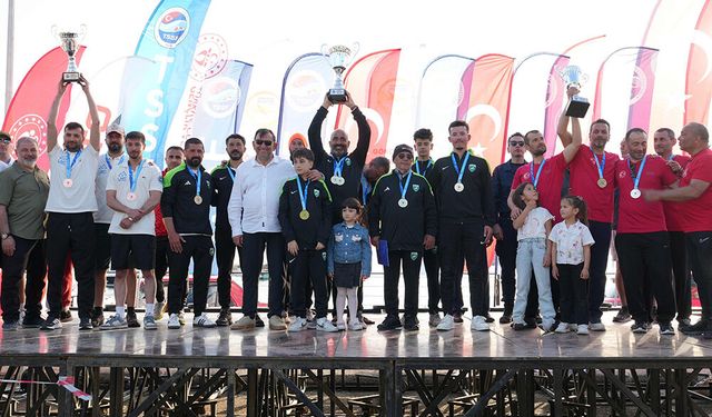 Zıpkınla balık avında şampiyonlar belli oldu