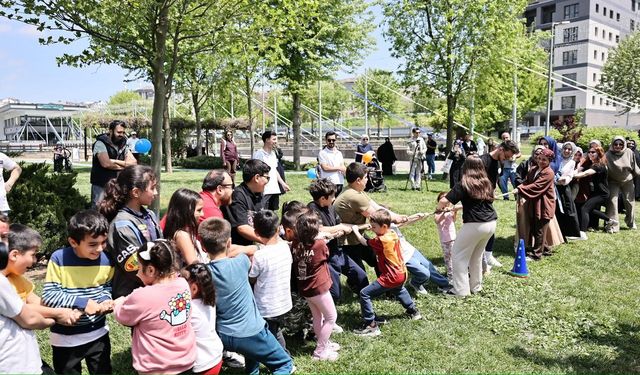 Arnavutköy’de Anneler Günü coşkusu