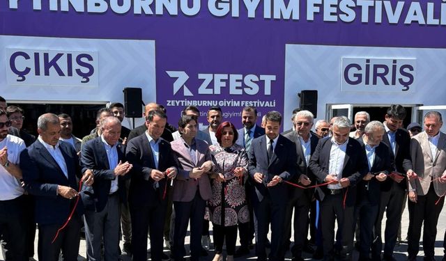 Zeytinburnu’nda giyim festivaline yoğun ilgi