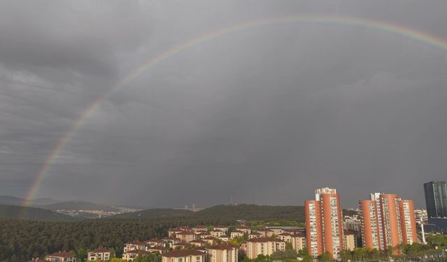 İstanbul'da yağışın ardından gökkuşağı sürprizi