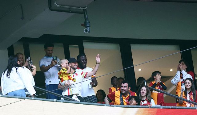 Mertens ve ailesi yeniden RAMS Park’ta