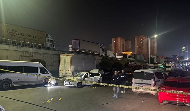Polisten kaçan şüpheli araç durduruldu: Bir polis memuru yaralı