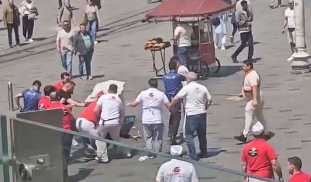 Taksim Meydanı’nda kazmalı saldırı: Esnafla şüpheliler birbirine girdi