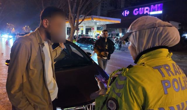 Bağdat Caddesi’nde tehlikeli yolculuk: Sunroof’tan çıkan gence ceza