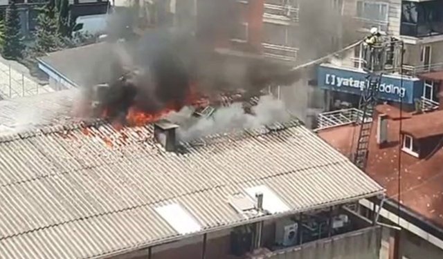 Eyüpsultan’da 4 katlı binada yangın paniği