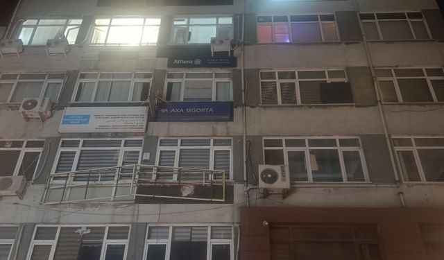 Fatih'te bir kişi masaj salonunda düşerek hayatını kaybetti