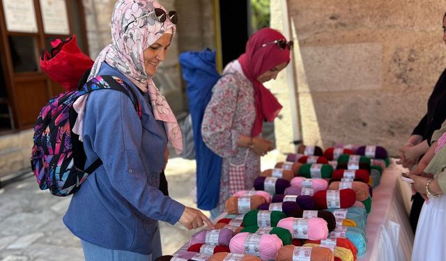 Tarihi Yedikule Hisarı'nda 600 örgü tutkunu bir araya geldi
