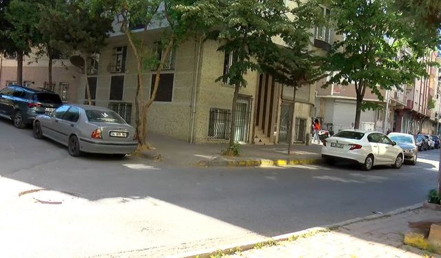 Bağcılar’da film gibi soygun: Başına silah dayayıp parayı aldılar