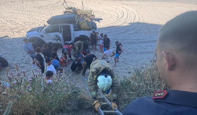 Çatalca'da paraşüt kayalıklara çarptı: 2 yaralı