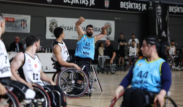 Fenerbahçe İstanbul Jet, Beşiktaş'ı yenerek Süper Lig şampiyonu oldu