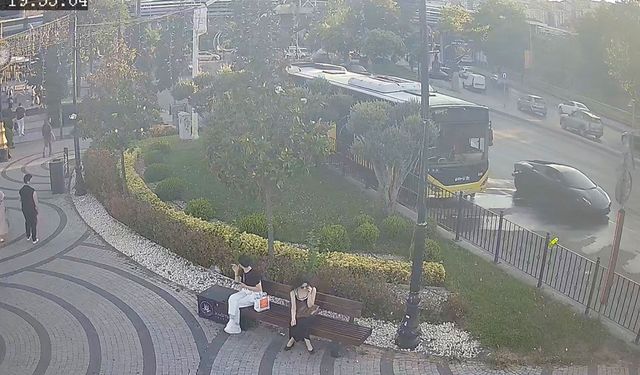 15 milyon liralık lüks araç test sürüşünde kaza yaptı, sürücü kaçtı