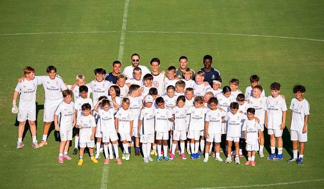 Arda Güler, minik futbolcularla bir araya geldi