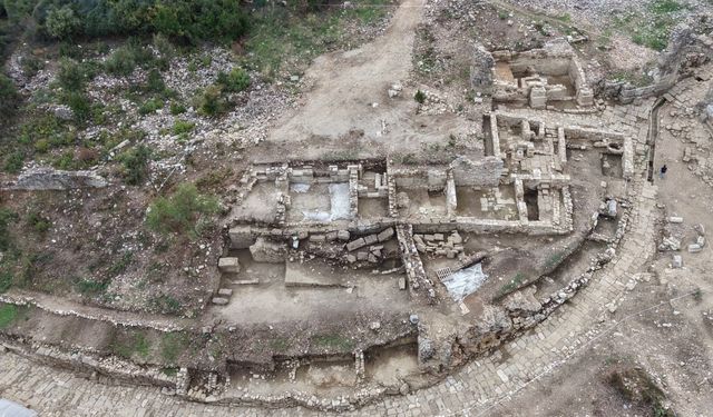 Aspendos'ta 2 bin yıllık 'Tiyatro Caddesi' gün yüzüne çıktı