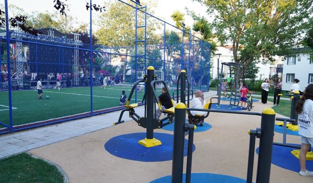 Ataşehir'de yenilenen 30 parkın açılışı yapıldı