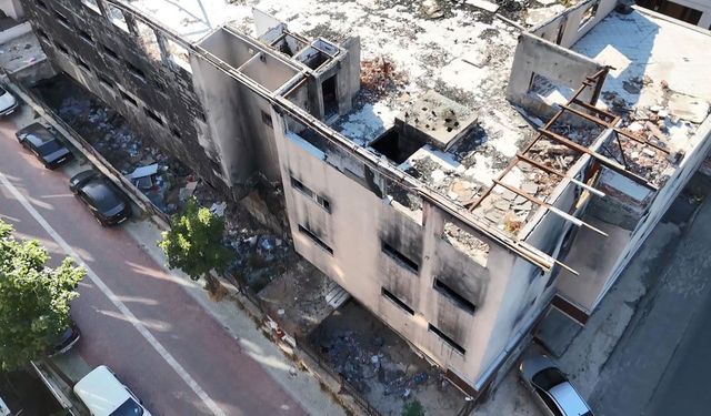Avcılar'da yanan tekstil fabrikası 2,5 yıldır çöplüğe döndü
