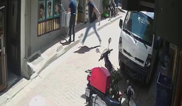 Saç tıraşını beğenmedi, berberini bıçakladı!