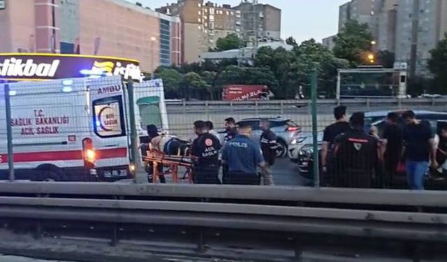 Beylikdüzü D-100 Karayolu'nda polis aracının da karıştığı zincirleme kaza