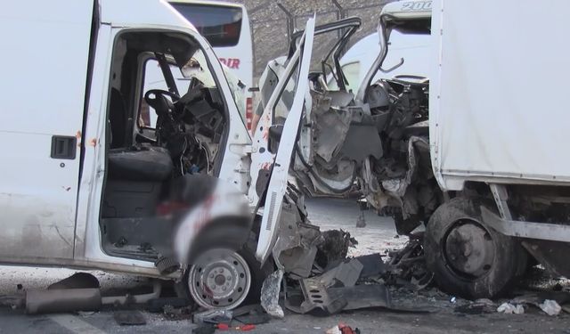 Esenler'de beş aracın karıştığı zincirleme kaza