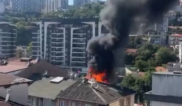 Ekmek fırınının bacasında çıkan yangın çatıya sıçradı
