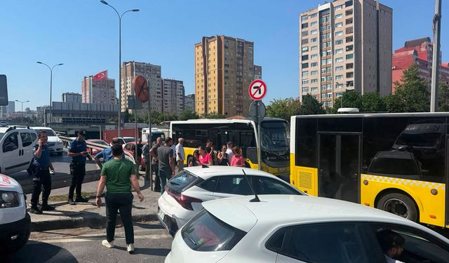 Beylikdüzü'nde iki İETT otobüsü çarpıştı! Yaralılar var