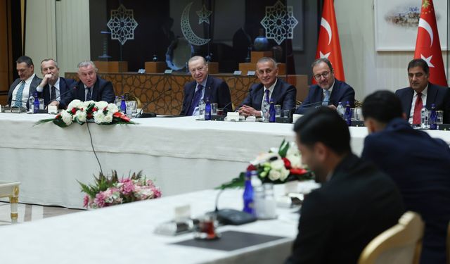 Cumhurbaşkanı Erdoğan, Süper Lig'e çıkan takımları kabul etti