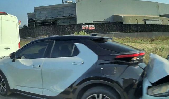 Şile'de 3 aracın zincirleme kazaya karıştığı anlar kamerada