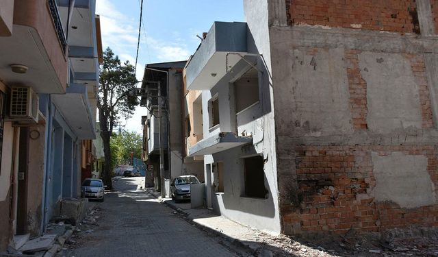 Tünel çalışması mahalleyi değiştirdi: Evler boşaldı, esnaf işsiz kaldı