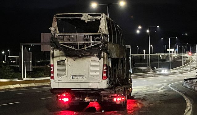 Yanan otobüste hayatını kaybedenlerin cesetleri Adli Tıp Kurumu'na kaldırıldı