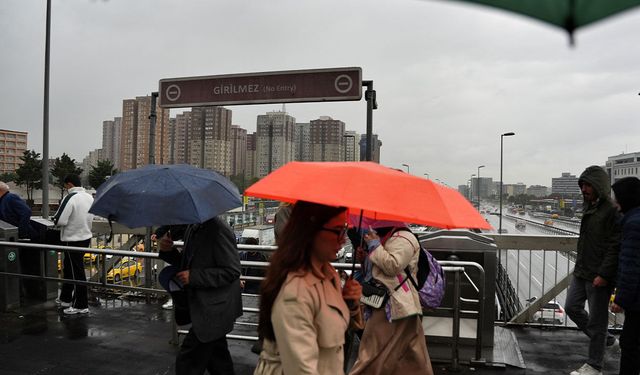İstanbul'u sağanak yağış etkili oluyor