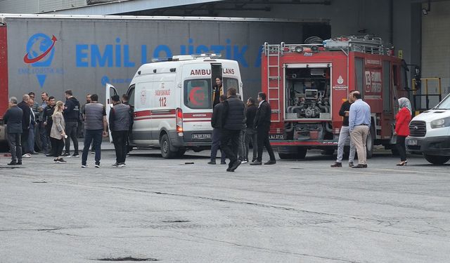 Esenyurt’ta feci iş kazası: TIR’ların arasında kalan işçi hayatını kaybetti