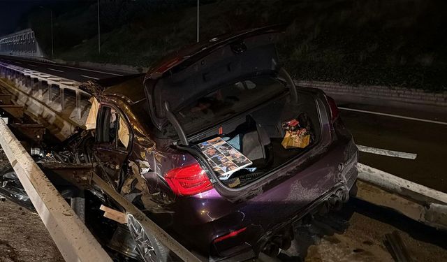 Kağıthane’de otomobil ile taksi çarpıştı: 1 ölü, 2 yaralı
