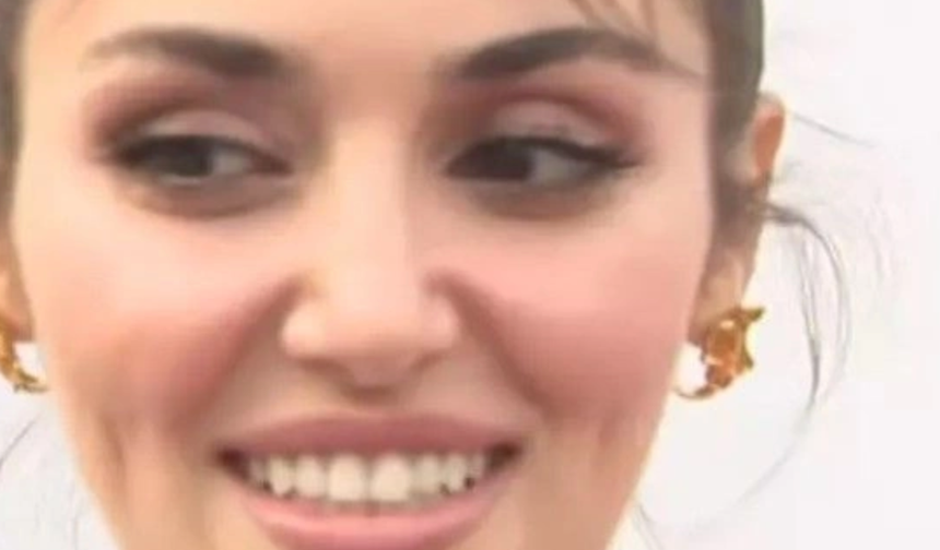 Hande Erçel yoğun tempoda çalışırken kazancını da belli alanlarda değerlendirmeye devam ediyor.  2022 yılının başlarında bir giyim firmasının yüzü olan ve 1 milyon TL kazanan Erçel geçtiğimiz yıldan beri de bir mücevher firmasının yüzü...
Hande Erçel yalnızca bu marka ile anlaşmasından 1.5 milyon TL almıştı. Erçel reklamlardan kazandığı paralarla Kaz Dağları'ndan zeytinlik alarak gündeme gelmişti.