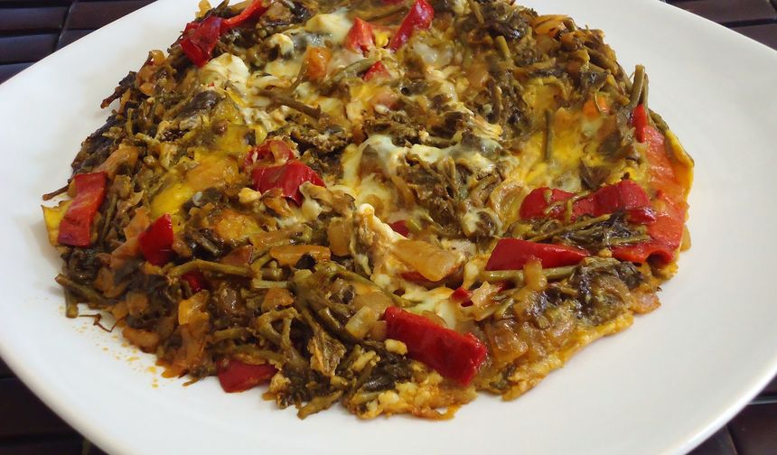 Çanakkale’nin yöresel lezzeti: Yumurtalı tiken yemeği! Şifalı otla hazırlanan bu tarifi mutlaka deneyin