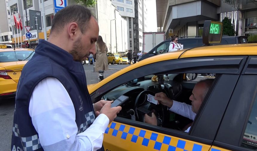 Taksim’de ticari taksi denetimi yapıldı