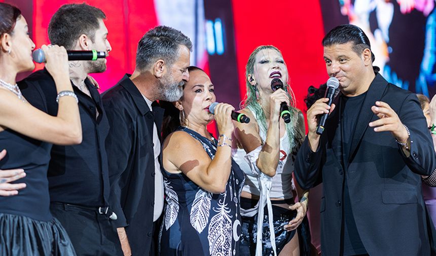 ‘Rüya Gibi Bir Gece’de birçok ünlü sanatçılar sahne aldı