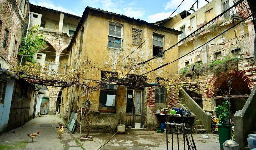 Fatih'te Tarih yeniden hayat Buluyor: Şekerci Han restorasyona alınıyor