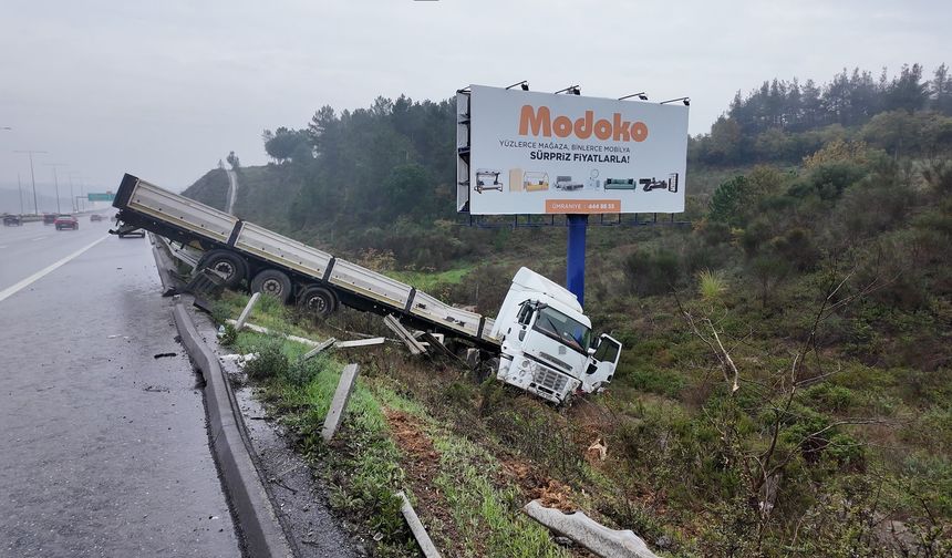 Sağanak yağış kaza getirdi